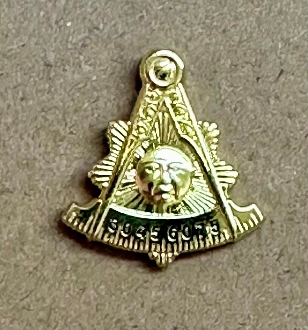 Past Master(GLC) Masonic Lapel Pin